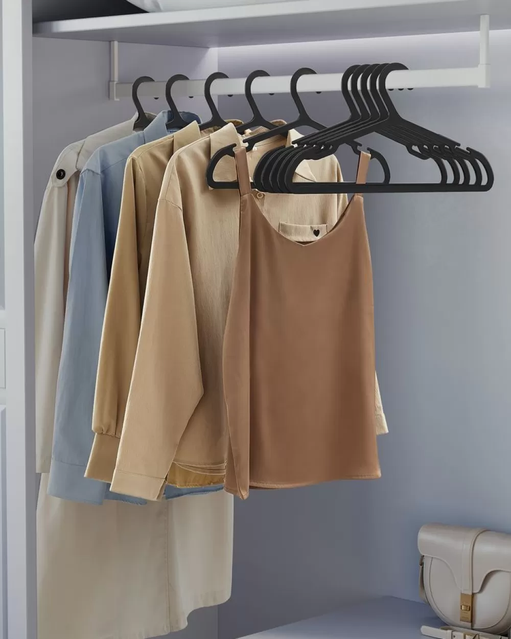 Store SONGMICS Kleiderbügel Kunststoff 50er Set 41,7 cm breit tintenschwarz
