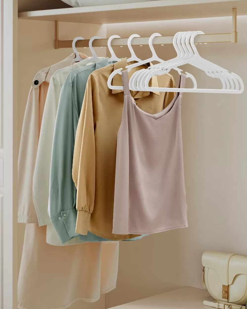 kleiderbgel_kunststoff_er_set__cm_breit_tintenschwarz_7.webp Store SONGMICS Kleiderbügel Kunststoff 50er Set 41,7 cm breit tintenschwarz