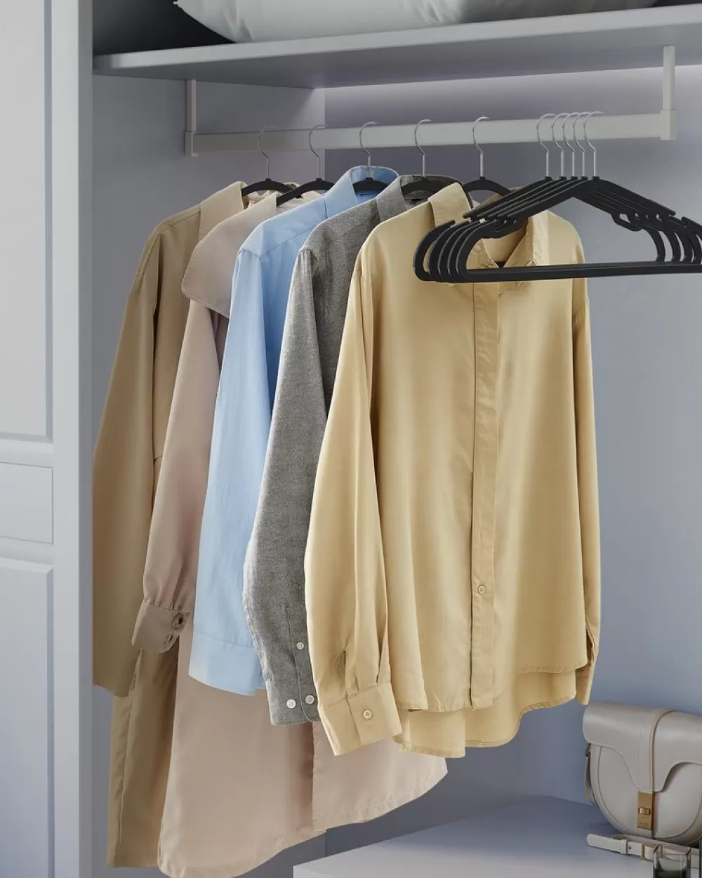 Best Sale SONGMICS Kleiderbügel Kunststoff mit drehbaren Haken tintenschwarz